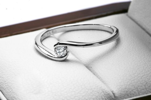 Złoty pierścionek - Diament Złoty pierścionek - Diament