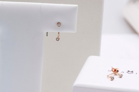 Złote kolczyki na sztyfcie - Diament Złote kolczyki na sztyfcie - Diament